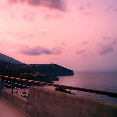 Frictories Station Of Residency بيت ضيافة Limniónas