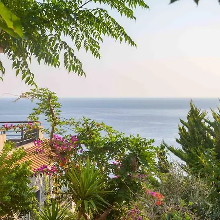 بيت ضيافة Frictories Station Of Residency